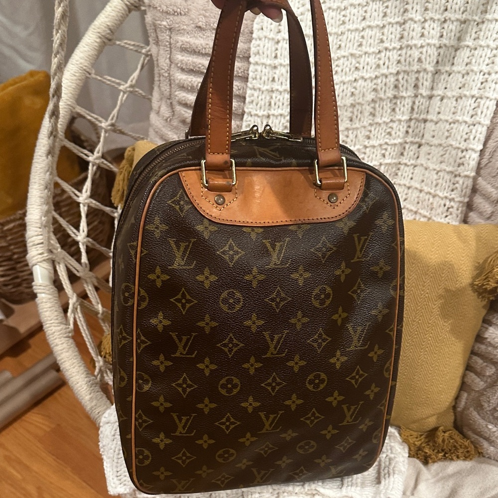 Luxury Brown Monogram Backpack - Picture 6 of 16